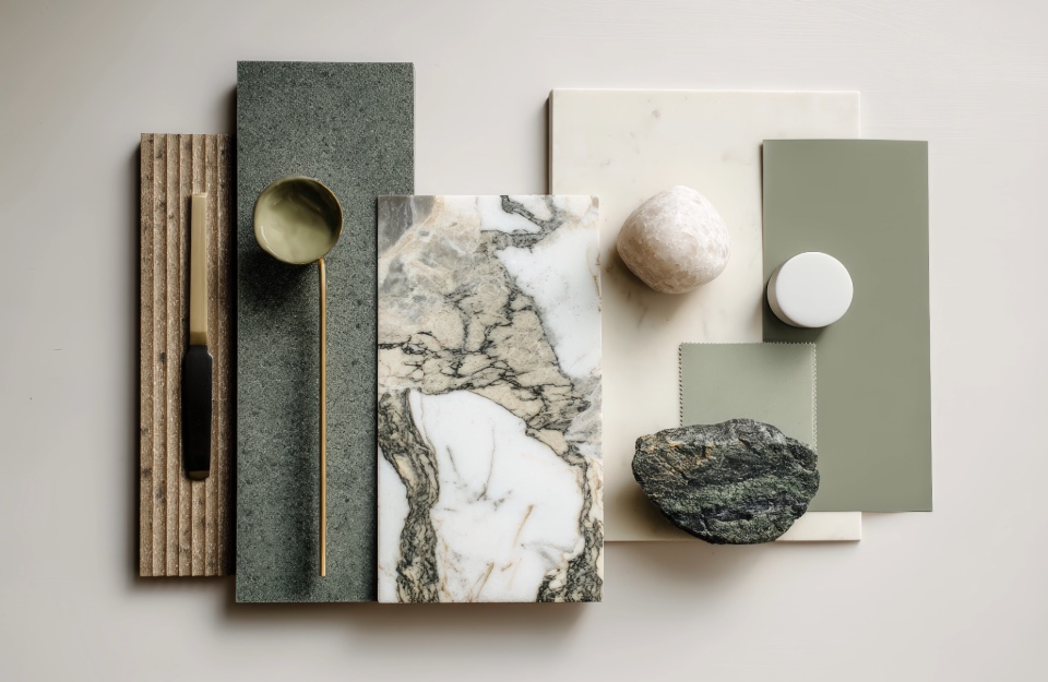 Moodboard materiali naturali marmo pietra verde palette colori interior design