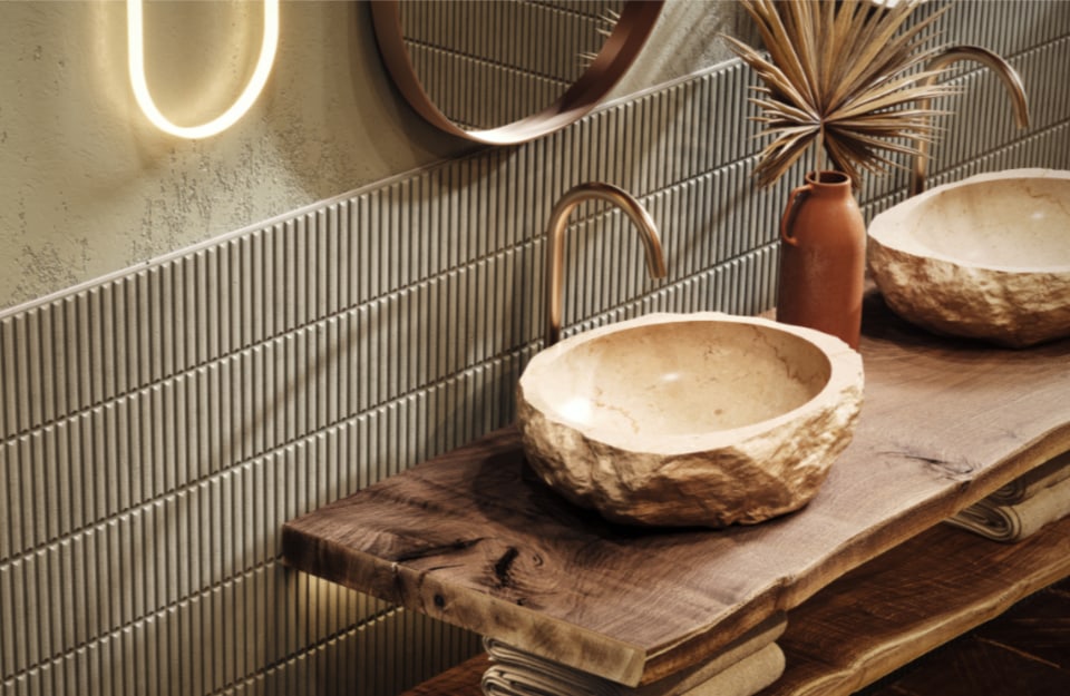 Piano lavabo in legno massello con lavabi in pietra